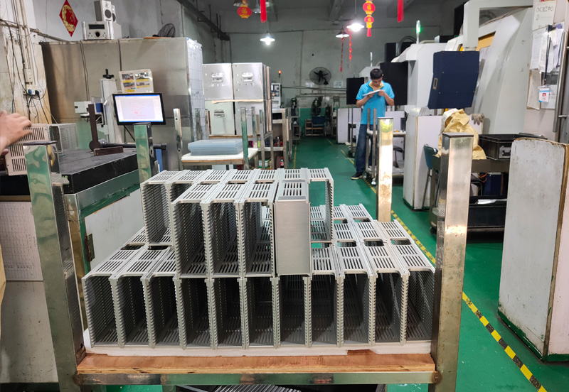 COB料盒廠家加工車間.jpg